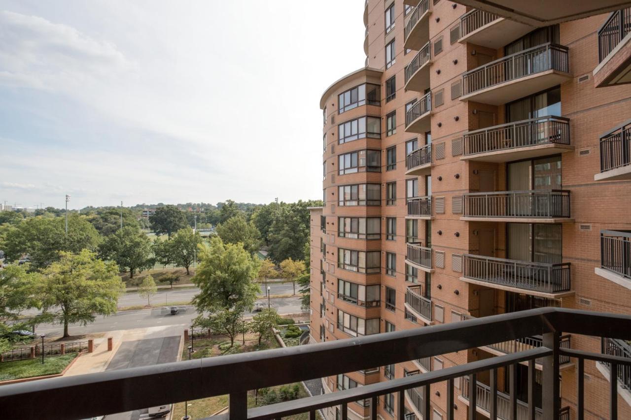 Stylish And Charming Apartment In Pentagon City Arlington Exterior foto